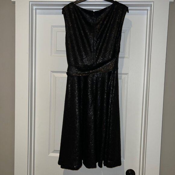 Size 8 Ladies full sequined little black dress - Picture 3 of 4